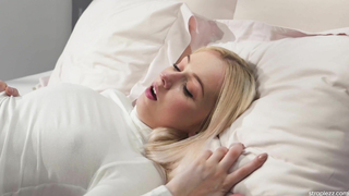 STRAPLEZZ -  Berni and Karla first time topping her