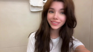 Puppiwi Nude in the Bathroom Shows Her Footjob Skills