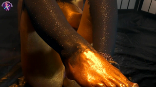 Sonya Vibe Masturbates Her Pussy In Gold Body Paint