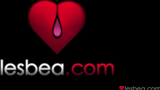 Girlfriends Fight Over a Boyfriend - Lesbea