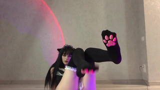 Shawty_shawaww Plugs Her Ass And Rubs Her Clit