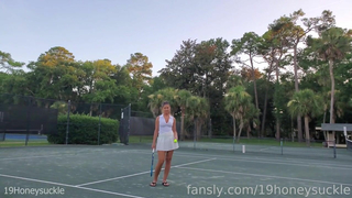 Honeyhasbuns Masturbates At The Tennis Court