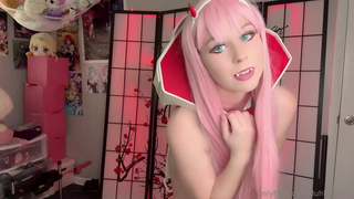 Duhbuffaloo Enjoys A Fuck Machine As Zero Two