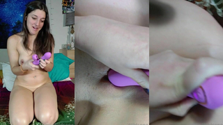 Wildernerdier Tries Her New Vibrator