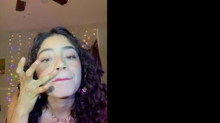 Alluringliyah Dresses Up To Masturbate