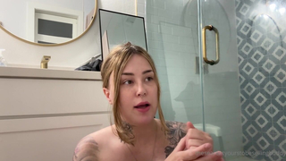 Grannyswissss' Solo Session In The Bathroom