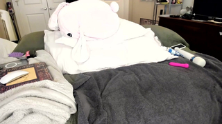 Teen Eve003300 Masturbates Hard With A Big Dildo