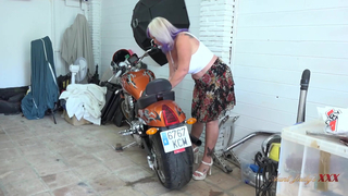 Biker Babe Gets A Surprise Guest at the Shop & Has Some Fun With Her - AuntJudysXXX