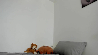 Eli_dl Fingers Her Wet Pussy