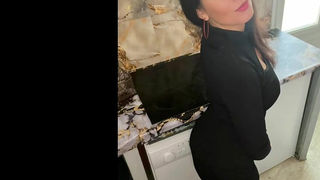 Lola Deluca Pumps Herself Using A Dildo