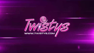 En Pointe Passion - WhenGirlsPlay