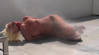 QueenSnake - Under Pressure - Holly