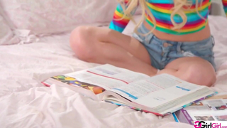 GirlGirl - Squirt On Me: My First Time Squirting