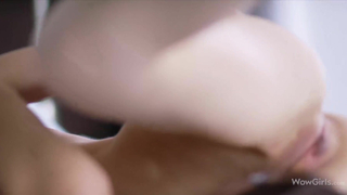 WowGirls - Spontaneous Kiss