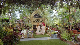 Sexy Lesbians Lola Rose And Beckymil911 Having Sex In The Garden