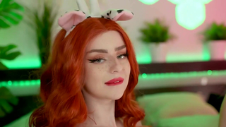 Alexislusttt & Cherrievelvet's Lesbian Cow Play