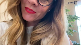 Gillyssweetfeet Showing Off Her Feet In The Office