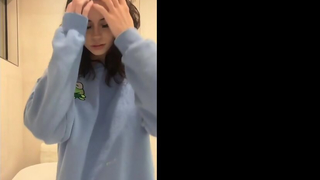 Hannah Owo Nude Playing Under The Shower