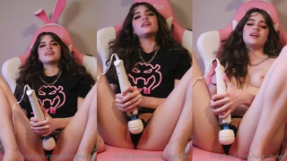 Hannah Owo Nude On Chair Masturbating