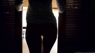 Reislin Nude In A Bathtub Pleasures Herself With A Dildo