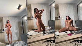 Dahyana Gaitan Nude In Front Of Mirror Masturbating