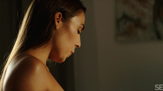 Milan Cheek - Hypnotize - SEXART